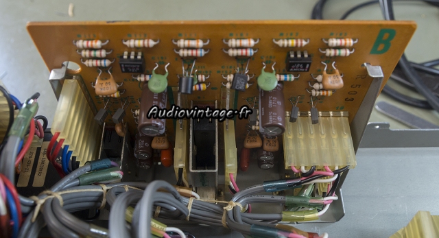 Sony TAE-5450 : étage phono révisé.