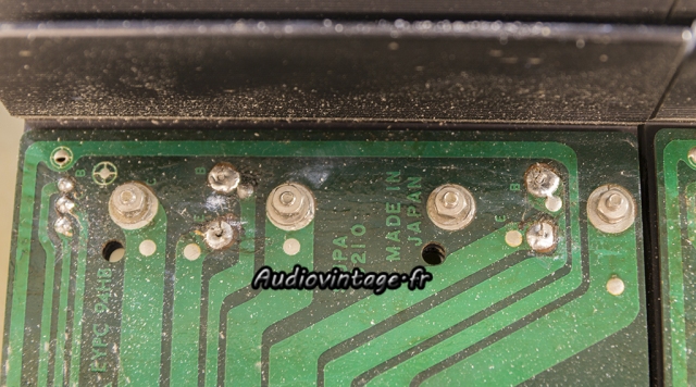 Technics SE-9200 : transistors non soudés (et de toute manière HS).