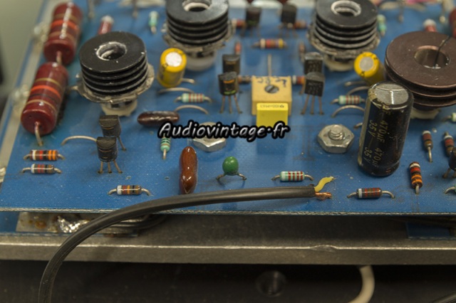 Threshold 400A : condensateur tantale HS.