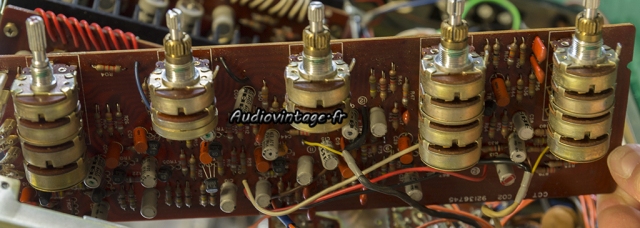 TOSHIBA SB-404 : circuit tonalité et volume à réviser.