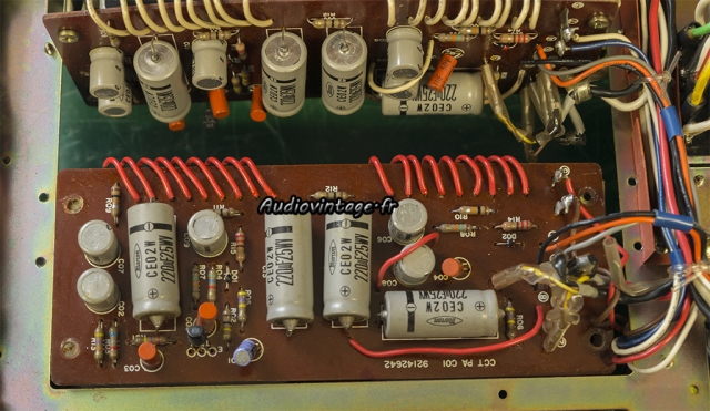 TOSHIBA SB-404 : circuit d’amplification à réviser.
