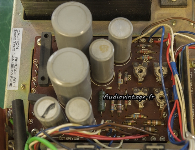 TOSHIBA SB-404 : alimentation à revoir.