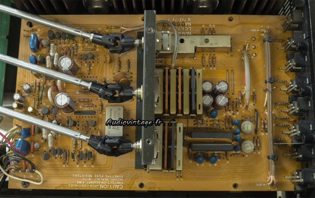 Yamaha CA-2010 : circuit phono révisé.