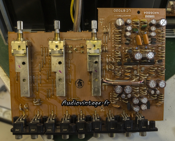 Yamaha CA-810