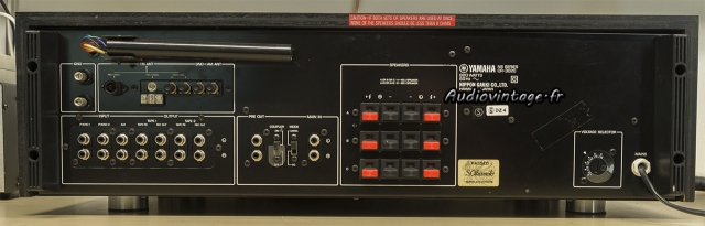 Yamaha CR-3020 : connectique.