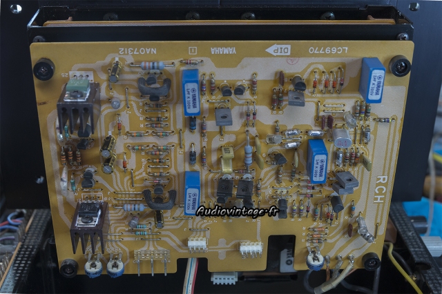 Yamaha M-2 : circuit d'entrée révisé.